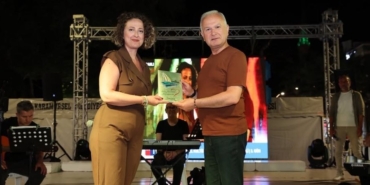 Karamürsel'de 4 Temmuz Kurtuluş Haftası Festivali'nde Müzik Ziyafeti Başkan Ahmet Çalık'tan Alanı Dolduran Hemşehrilerine Teşekkür