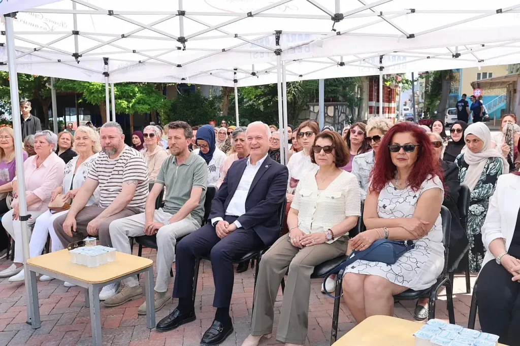 Karamurselde El Emegi Goz Nuru Eserler Gorucuye Cikti Yil Sonu Sergisine Yogun Ilgi Karamurselde El Emegi Goz Nuru Eserler Gorucuye Cikti Yil Sonu Sergisine Yogun Ilgi