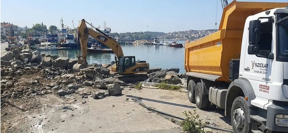 Kocaeli Buyuksehir Belediyesinden Karamursele Yatirim Eregli Limani 90 Gunde Modernize Ediliyor Kocaeli Büyükşehir Belediyesi'nden Karamürsel'e Yatırım Ereğli Limanı 90 Günde Modernize Ediliyor