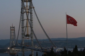 Osmangazi Köprüsü'nden Atlayan 33 Yaşındaki Şahıs Hayatını Kaybetti Sahil Güvenlik Cansız Bedenine Ulaştı