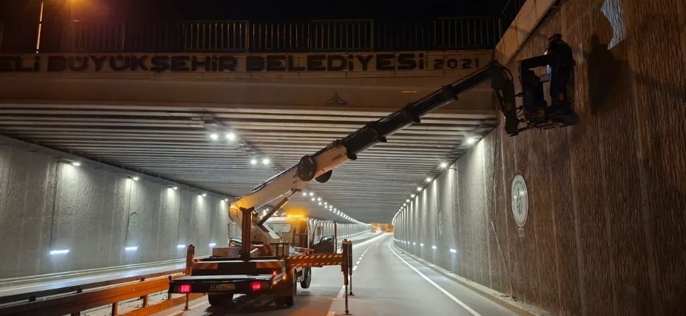Karamürsel Battı Çıktı Tüneli'nde Sürüş Güvenliği İçin Kapsamlı Aydınlatma Operasyonu Yapıldı