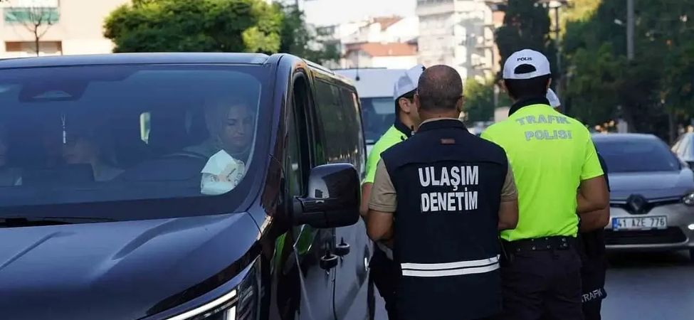Karamürsel'de Korsan Taşımacılığa Karşı Ortak Operasyon 3 Araca Cezai İşlem Uygulandı