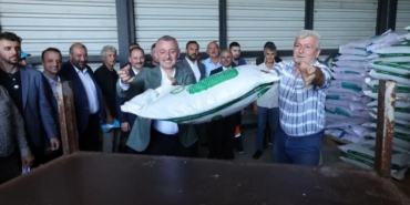 Karamürselli Üreticilere Büyükşehir'den Yüzde 50 Hibeli Yem Bitkisi Tohumu Desteği Başladı