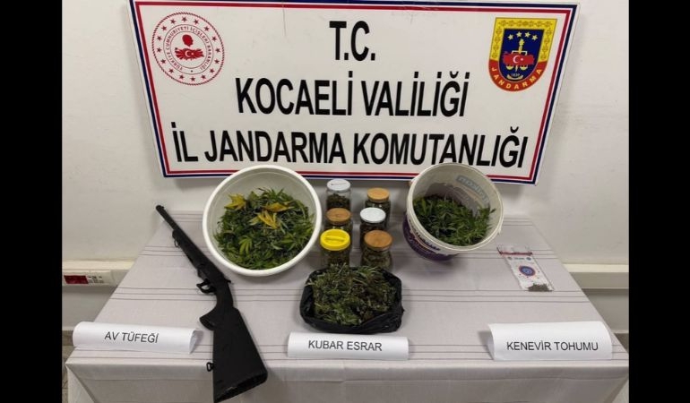 Karamürsel'de Jandarmadan Başarılı Uyuşturucu Baskını_ Kilolarca Esrar Ve Silah Ele Geçirildi (1)